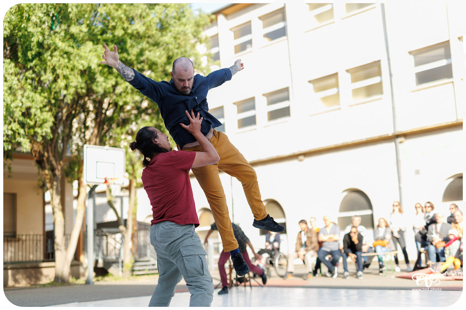 NO MAN'S LAND (CIE DARUMA)